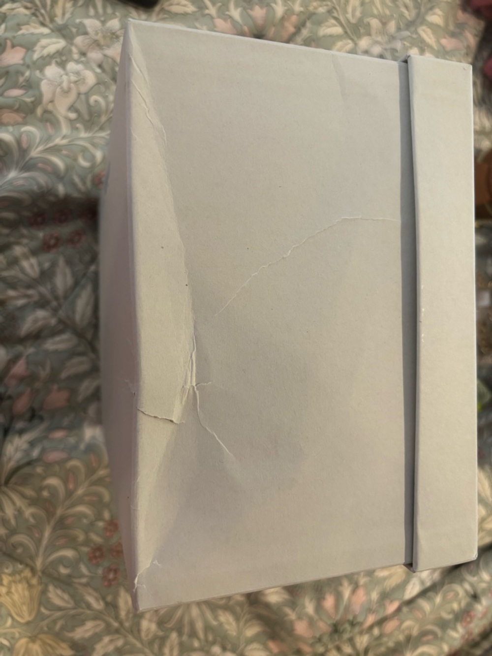 Burberry box ONLY - Picture 4 of 4
